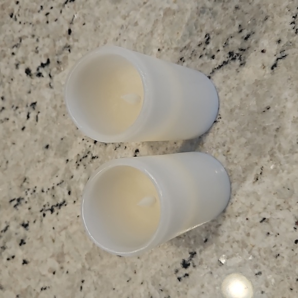 2 FLAMELESS LED PILLAR CANDLE, SET OF 2 KIRKLAND'S - Picture 2 of 5